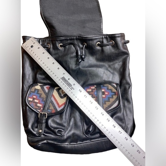 Aztec Print Drawstring Snap Closure Backapack - Picture 8 of 15